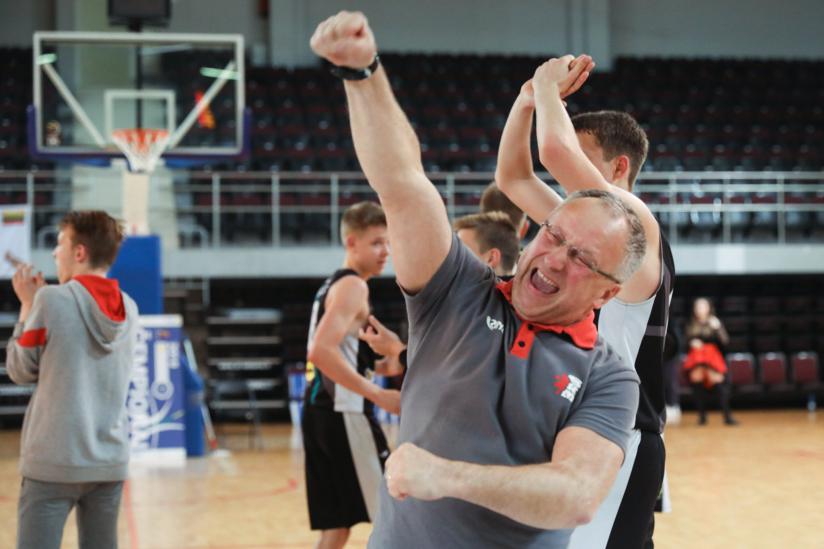 60060841 10157445847541155 2363243804015722496 n